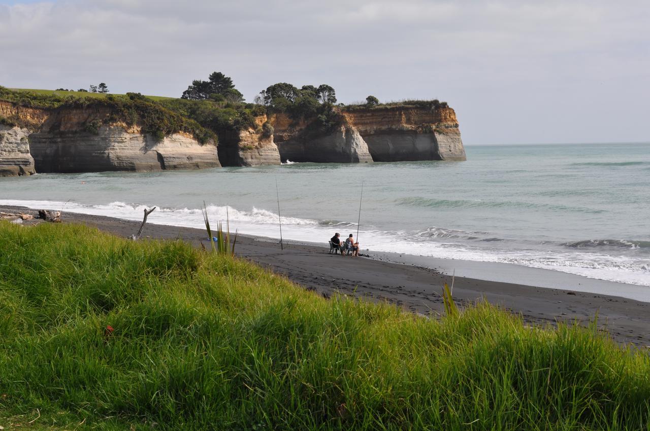 Urenui Beach Camp Exterior photo
